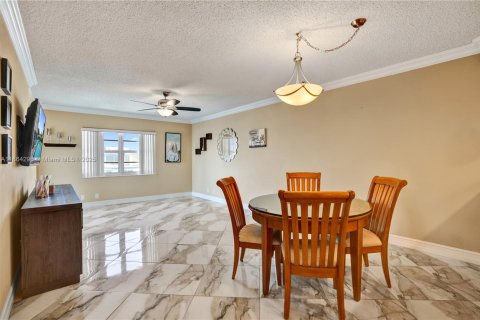 Condo in Lauderdale-by-the-Sea, Florida, 1 bedroom  № 1892583 - photo 13