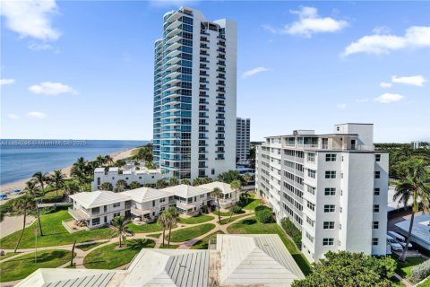 Condo in Lauderdale-by-the-Sea, Florida, 1 bedroom  № 1892583 - photo 22