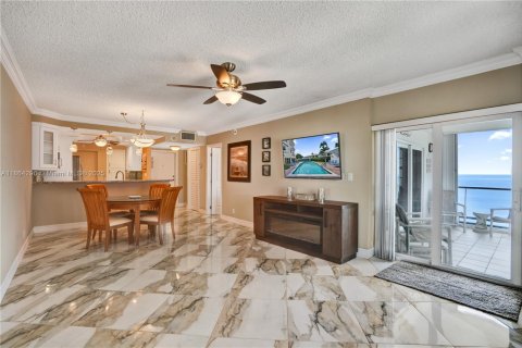 Condo in Lauderdale-by-the-Sea, Florida, 1 bedroom  № 1892583 - photo 3