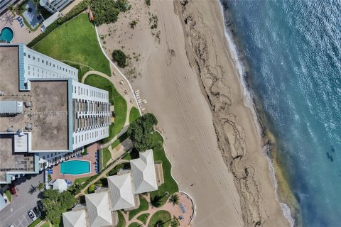 Condo in Lauderdale-by-the-Sea, Florida, 1 bedroom  № 1892583 - photo 5