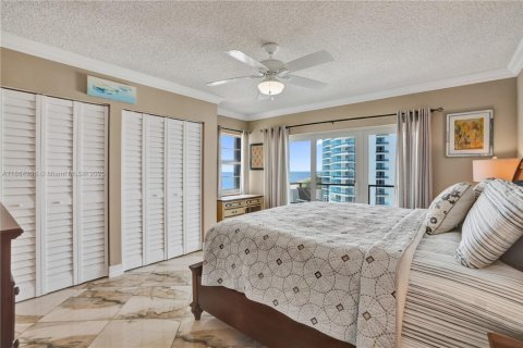 Condo in Lauderdale-by-the-Sea, Florida, 1 bedroom  № 1892583 - photo 26
