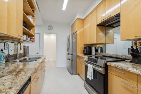 Condominio en alquiler en Key Biscayne, Florida, 3 dormitorios, 165.55 m2 № 1993686 - foto 9