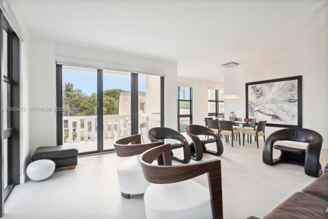 Condominio en alquiler en Key Biscayne, Florida, 3 dormitorios, 165.55 m2 № 1993686 - foto 3