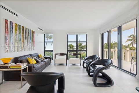 Condominio en alquiler en Key Biscayne, Florida, 3 dormitorios, 165.55 m2 № 1993686 - foto 1