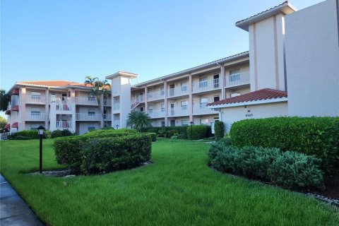 Condominio en alquiler en Bradenton, Florida, 2 dormitorios, 103.86 m2 № 1540122 - foto 2