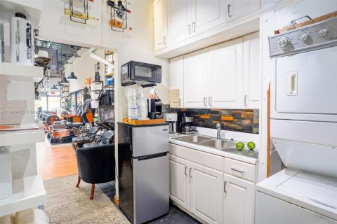 Купить коммерческую недвижимость в Пемброк-Пайнс, Флорида № 2054373 - фото 13