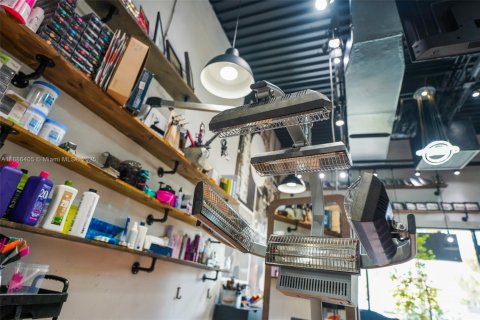 Купить коммерческую недвижимость в Пемброк-Пайнс, Флорида № 2054373 - фото 8