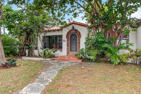 Villa ou maison à vendre à Miami Shores, Floride: 3 chambres, 266.26 m2 № 2069397 - photo 2