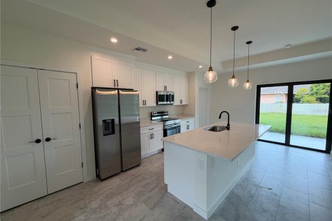 Villa ou maison à louer à North Port, Floride: 3 chambres, 158.49 m2 № 2386444 - photo 8