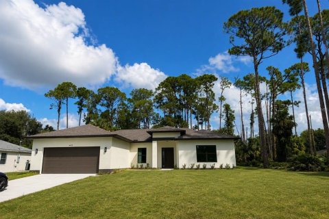 Villa ou maison à louer à North Port, Floride: 3 chambres, 158.49 m2 № 2386444 - photo 3