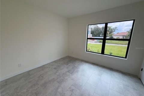 Villa ou maison à louer à North Port, Floride: 3 chambres, 158.49 m2 № 2386444 - photo 15