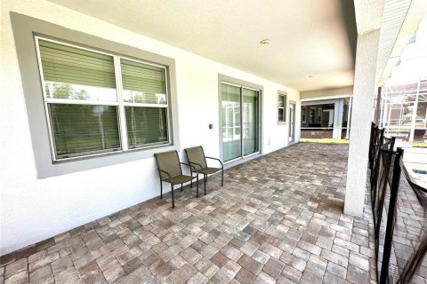 House in Davenport, Florida 8 bedrooms, 363.15 sq.m. № 1721377 - photo 5