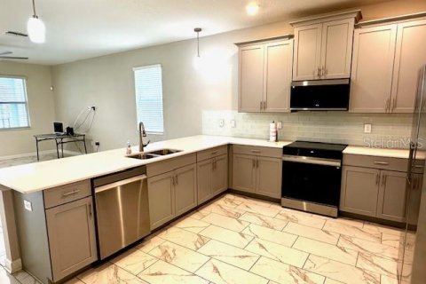 House in Davenport, Florida 8 bedrooms, 363.15 sq.m. № 1721377 - photo 12