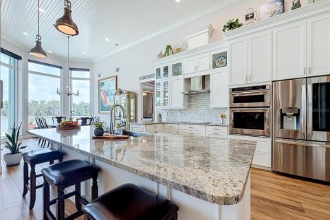 House in Crystal River, Florida 4 bedrooms, 225.57 sq.m. № 2207810 - photo 13