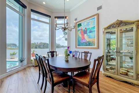 House in Crystal River, Florida 4 bedrooms, 225.57 sq.m. № 2207810 - photo 20