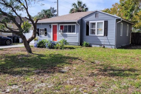 House in Hudson, Florida 2 bedrooms, 98.38 sq.m. № 1903872 - photo 2