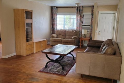 House in Hudson, Florida 2 bedrooms, 98.38 sq.m. № 1903872 - photo 5