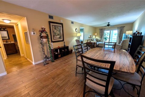 Condo in Bradenton, Florida, 2 bedrooms  № 1918043 - photo 8