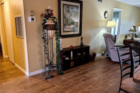 Condo in Bradenton, Florida, 2 bedrooms  № 1918043 - photo 11