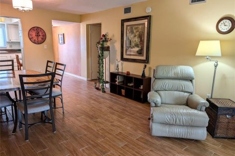 Condo in Bradenton, Florida, 2 bedrooms  № 1918043 - photo 12