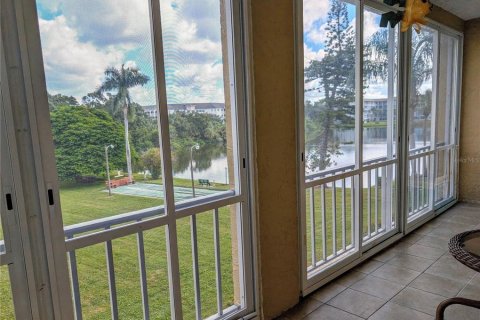 Condo in Bradenton, Florida, 2 bedrooms  № 1918043 - photo 1