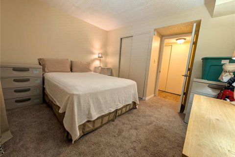 Condo in Bradenton, Florida, 2 bedrooms  № 1918043 - photo 25