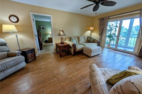 Condo in Bradenton, Florida, 2 bedrooms  № 1918043 - photo 16