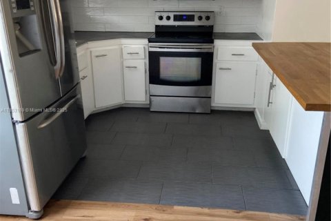 Copropriété à louer à Miami, Floride: 2 chambres, 88.44 m2 № 1962193 - photo 20