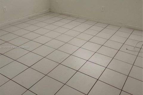 Copropriété à louer à Miami, Floride: 2 chambres, 88.44 m2 № 1962193 - photo 17