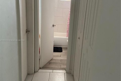 Copropriété à louer à Miami, Floride: 2 chambres, 88.44 m2 № 1962193 - photo 10