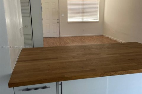 Copropriété à louer à Miami, Floride: 2 chambres, 88.44 m2 № 1962193 - photo 18