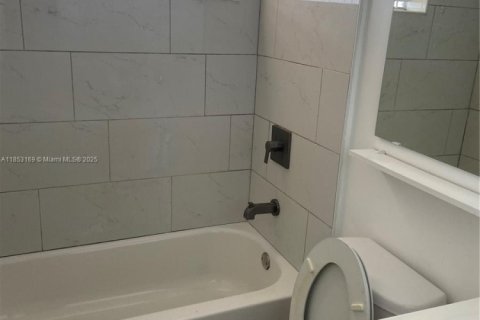 Copropriété à louer à Miami, Floride: 2 chambres, 88.44 m2 № 1962193 - photo 14