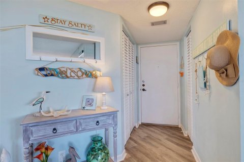 Condo in Saint Petersburg, Florida, 2 bedrooms  № 1112432 - photo 7