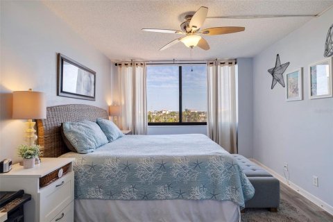Condo in Saint Petersburg, Florida, 2 bedrooms  № 1112432 - photo 18