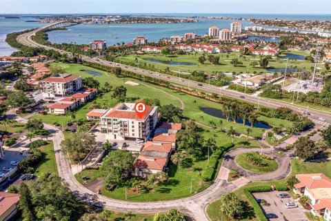 Condo in Saint Petersburg, Florida, 2 bedrooms  № 1112432 - photo 27