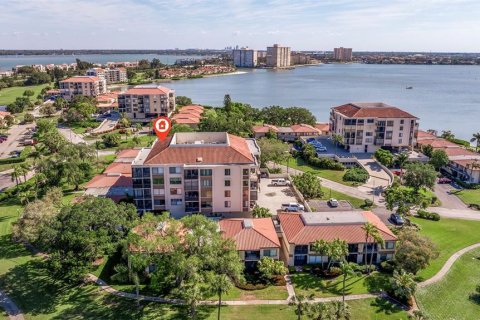 Condo in Saint Petersburg, Florida, 2 bedrooms  № 1112432 - photo 30