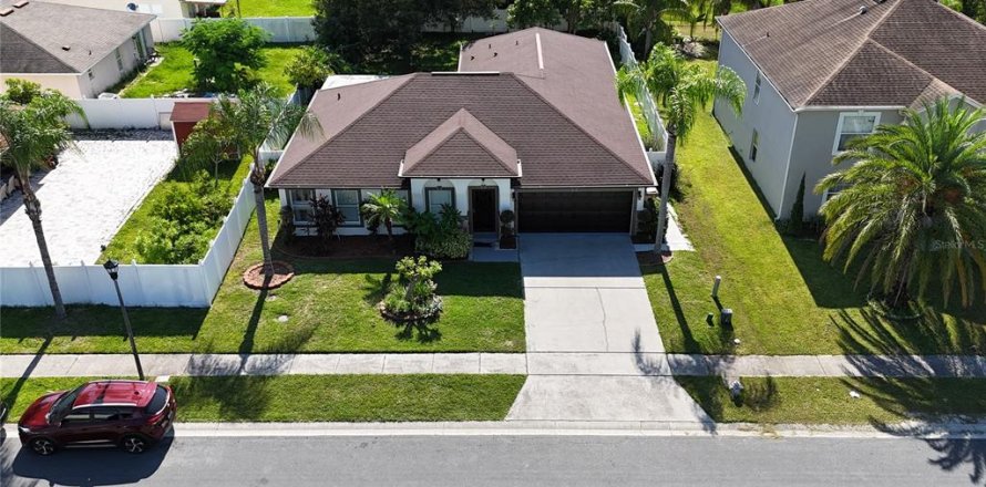 Villa ou maison à Kissimmee, Floride 4 chambres, 193.98 m2 № 1840343