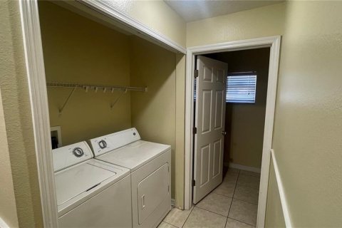 Casa en alquiler en Kissimmee, Florida, 4 dormitorios, 193.98 m2 № 1840343 - foto 23