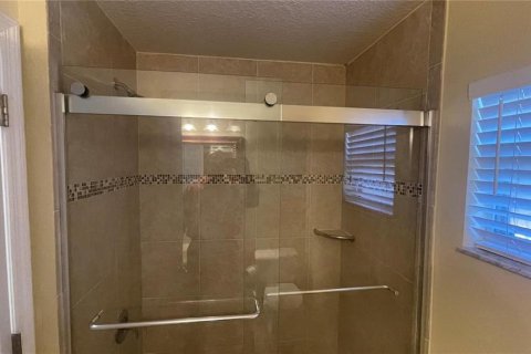Casa en alquiler en Kissimmee, Florida, 4 dormitorios, 193.98 m2 № 1840343 - foto 24