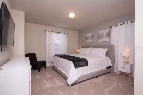 Casa en venta en Davenport, Florida, 7 dormitorios, 304.91 m2 № 2234511 - foto 16