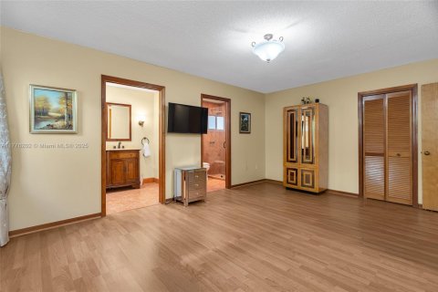 Villa ou maison à vendre à Miami, Floride: 4 chambres, 202.06 m2 № 1740050 - photo 21