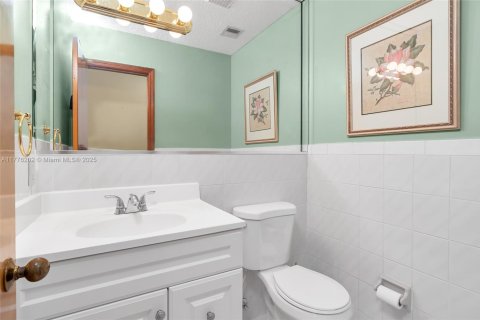 Villa ou maison à vendre à Miami, Floride: 4 chambres, 202.06 m2 № 1740050 - photo 18