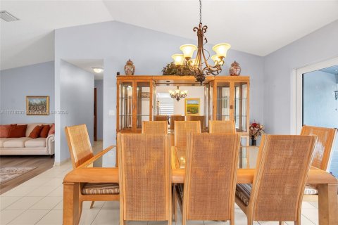 Villa ou maison à vendre à Miami, Floride: 4 chambres, 202.06 m2 № 1740050 - photo 6