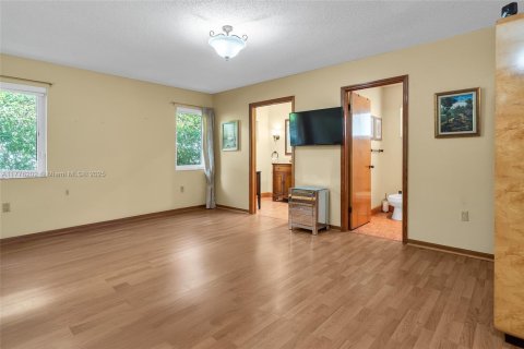 Villa ou maison à vendre à Miami, Floride: 4 chambres, 202.06 m2 № 1740050 - photo 19