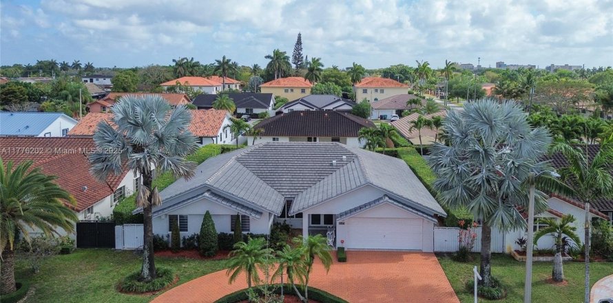 Casa en Miami, Florida 4 dormitorios, 202.06 m2 № 1740050