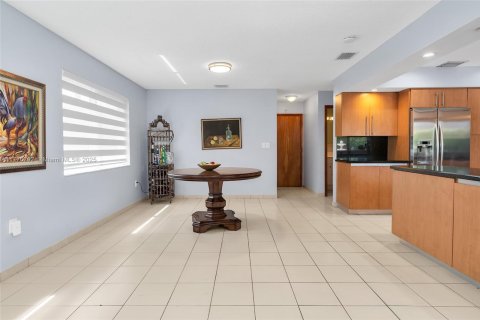 Villa ou maison à vendre à Miami, Floride: 4 chambres, 202.06 m2 № 1740050 - photo 16