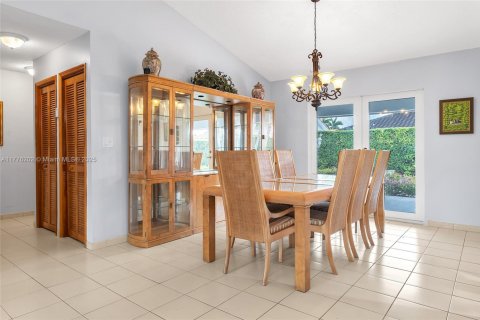 Villa ou maison à vendre à Miami, Floride: 4 chambres, 202.06 m2 № 1740050 - photo 3