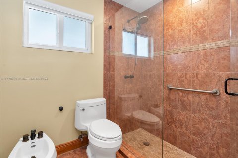 Villa ou maison à vendre à Miami, Floride: 4 chambres, 202.06 m2 № 1740050 - photo 23