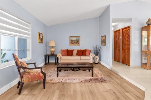 Villa ou maison à vendre à Miami, Floride: 4 chambres, 202.06 m2 № 1740050 - photo 29