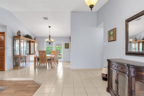 Villa ou maison à vendre à Miami, Floride: 4 chambres, 202.06 m2 № 1740050 - photo 27